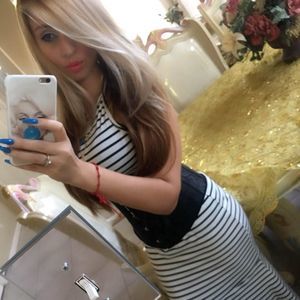 Meet your Posher, Nina